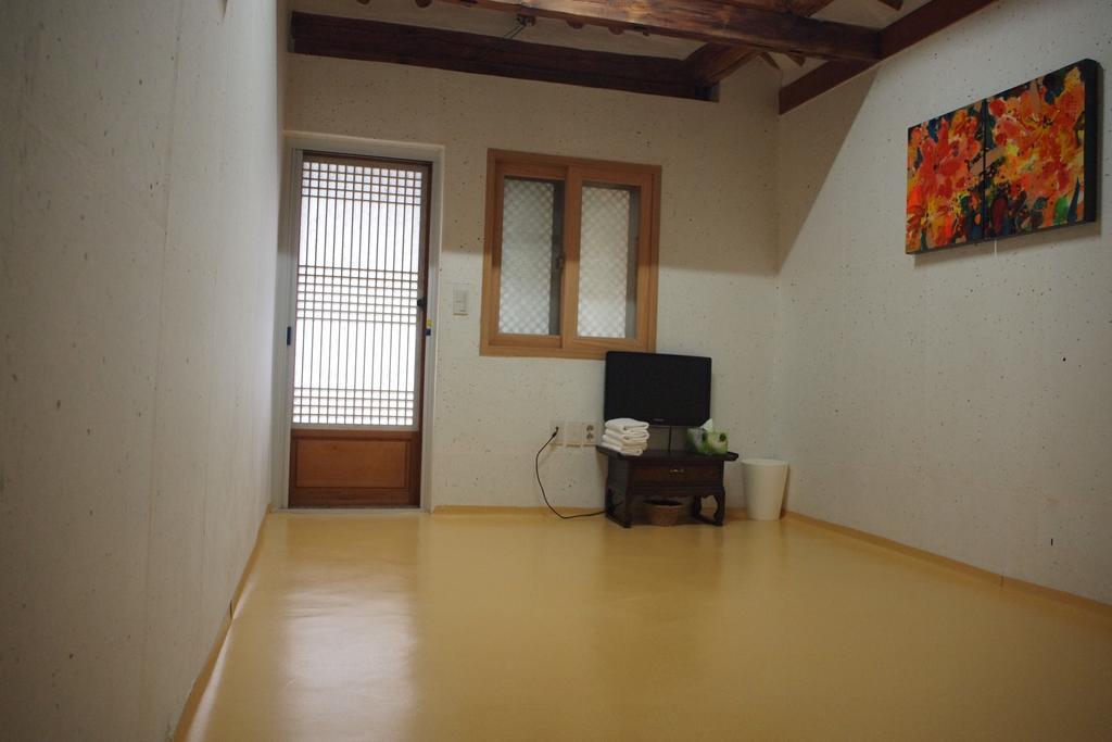 Floral Space Hanok Guesthouse Gyeongju Extérieur photo