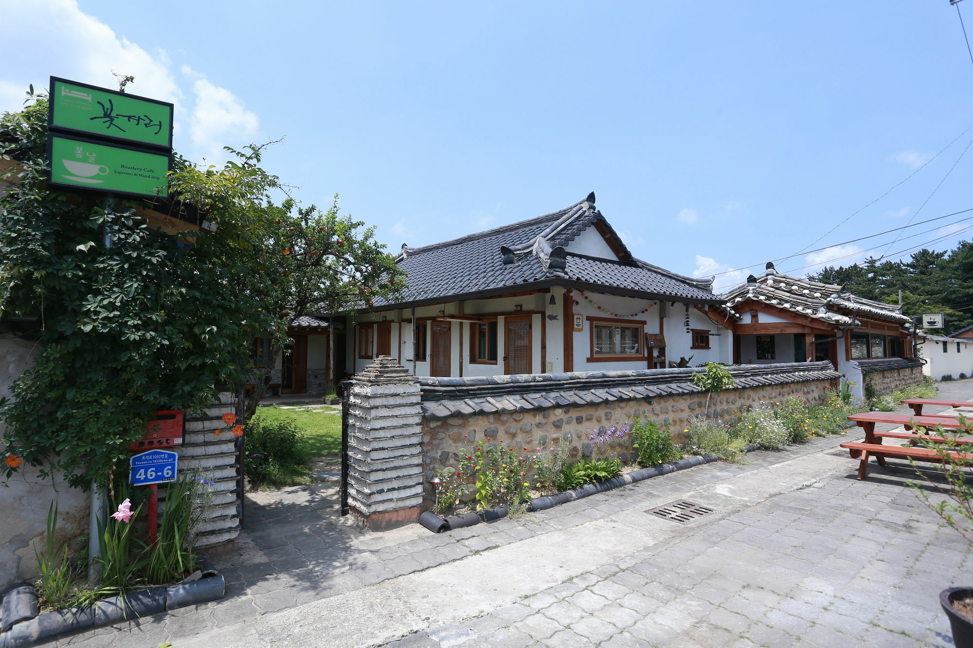 Floral Space Hanok Guesthouse Gyeongju Extérieur photo