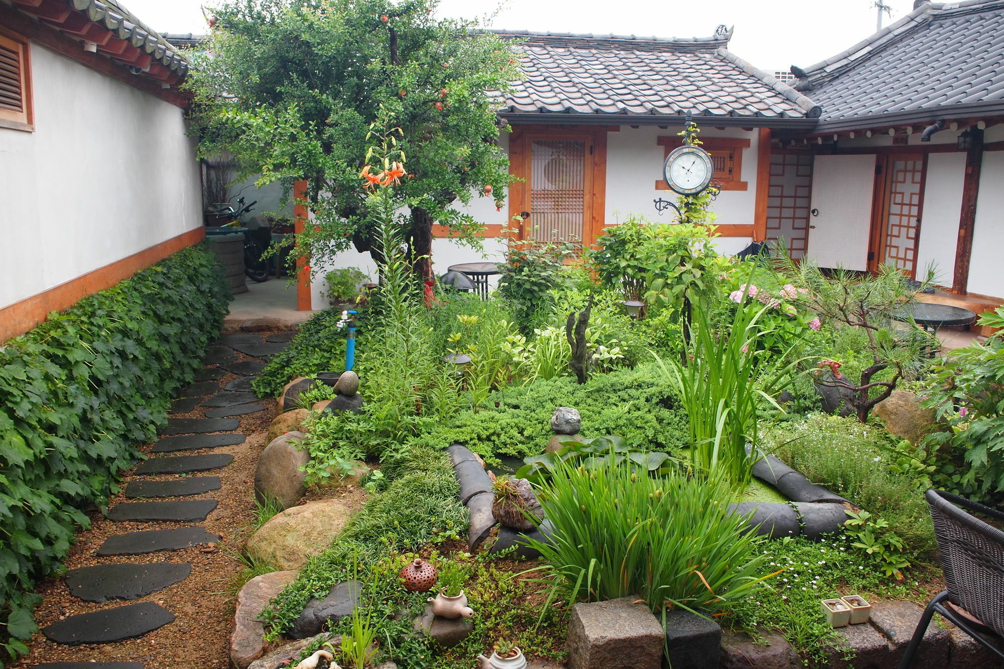 Floral Space Hanok Guesthouse Gyeongju Extérieur photo