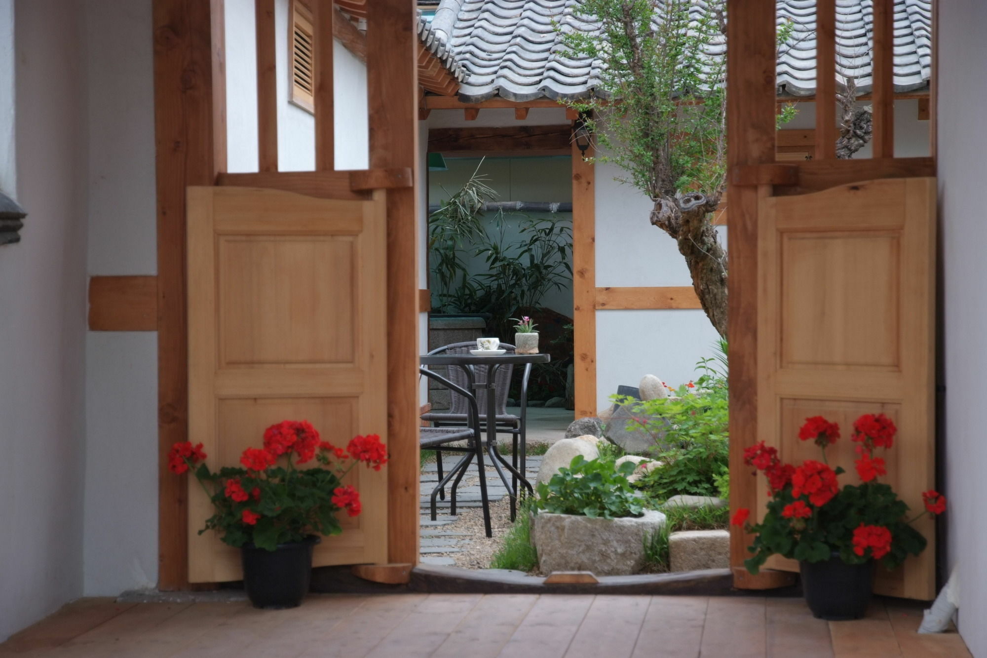 Floral Space Hanok Guesthouse Gyeongju Extérieur photo
